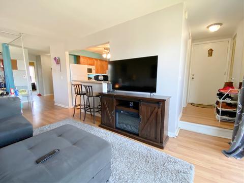 301 Gregory St #5, Aurora, IL 60504 photo 5