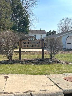 447 Sherman Ln, Poplar Grove, IL 61065