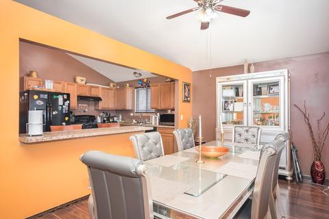16632 Carse Ave, Harvey, IL 60426 photo 2