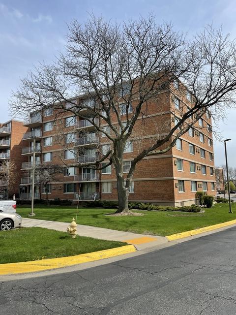 2211 S Stewart Ave #5A, Lombard, IL 60148