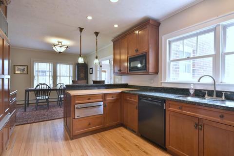 190 E Saint Charles Rd, Elmhurst, IL 60126 photo 9