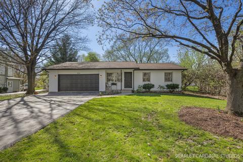 1828 N Summit St, Wheaton, IL 60187 photo 1