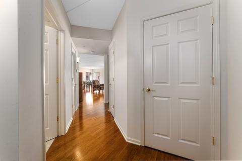 435 Alles St #403, Des Plaines, IL 60016 photo 4