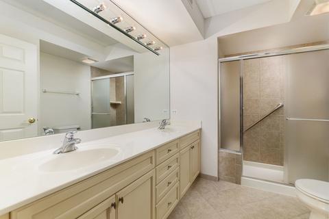 435 Alles St #403, Des Plaines, IL 60016 photo 13