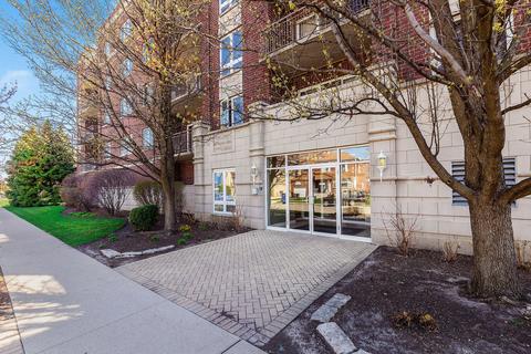435 Alles St #403, Des Plaines, IL 60016 photo 2