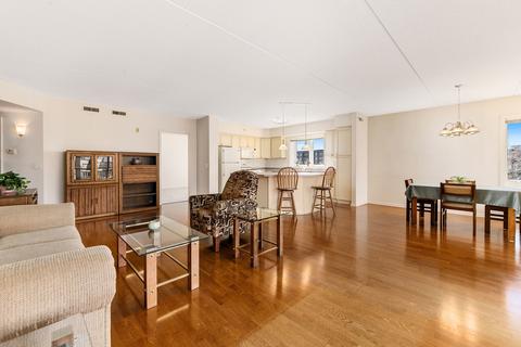 435 Alles St #403, Des Plaines, IL 60016 photo 6