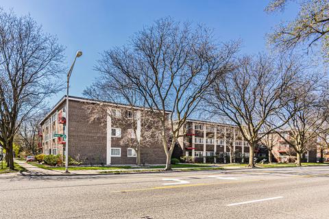 8500 Skokie Blvd #1D, Skokie, IL 60077