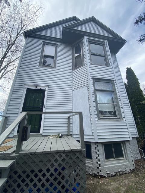 2032 Grove Ave, North Chicago, IL 60064
