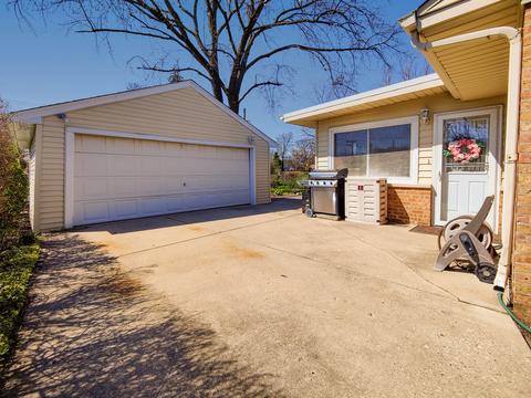 912 S 3rd Ave, Des Plaines, IL 60016 photo 20