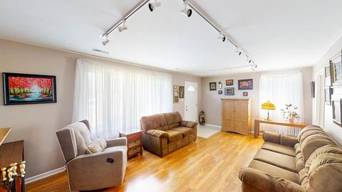 912 S 3rd Ave, Des Plaines, IL 60016 photo 4