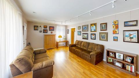 912 S 3rd Ave, Des Plaines, IL 60016 photo 5