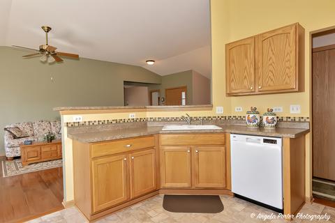 6335 Cork Ln, Mchenry, IL 60050 photo 9