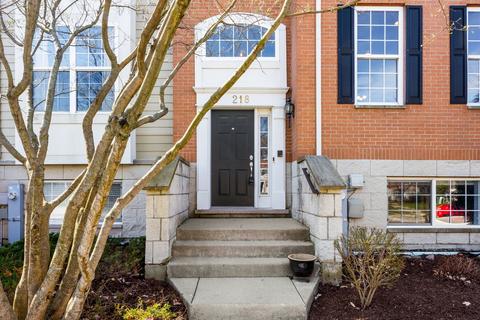 218 Cassidy Ln, Elgin, IL 60124 photo 2