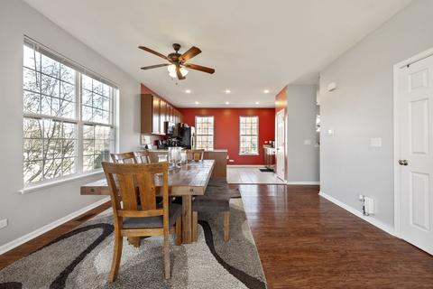 218 Cassidy Ln, Elgin, IL 60124 photo 6