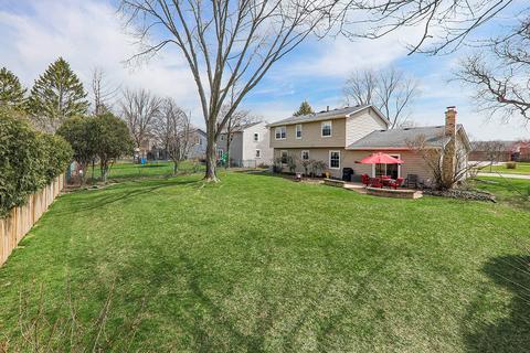 525 Warwick Dr, Naperville, IL 60565 photo 2