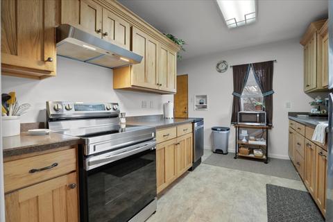 727 E Summer St, Paxton, IL 60957 photo 14