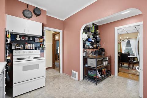 1040 Prospect St, Elgin, IL 60120 photo 9