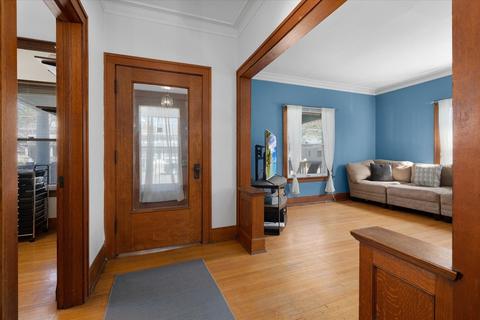 1040 Prospect St, Elgin, IL 60120 photo 4