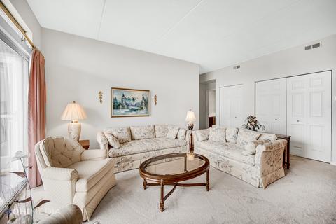 3135 Town Square Dr #207, Rolling Meadows, IL 60008 photo 5