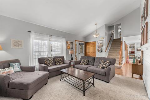 308 S Cross Trl, Mchenry, IL 60050 photo 6
