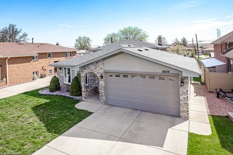 8609 S 78th Ave, Bridgeview, IL 60455 photo 2