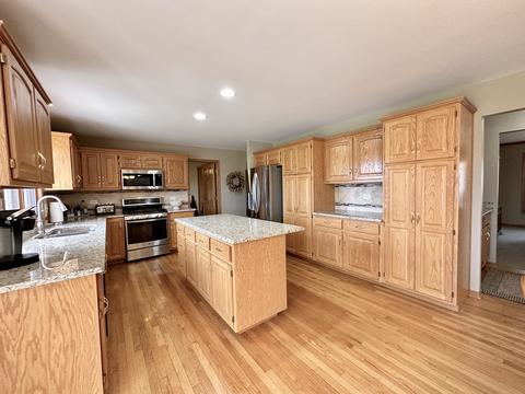 12150 Heinecke Dr, Mokena, IL 60448 photo 2