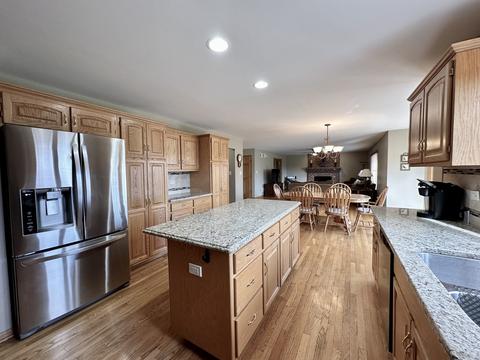 12150 Heinecke Dr, Mokena, IL 60448 photo 3
