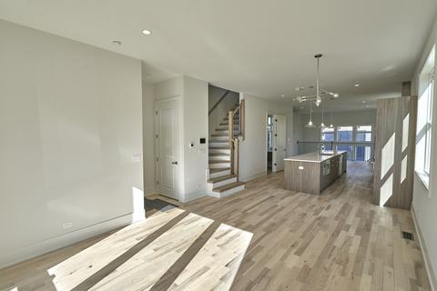 742 E 44th St, Chicago, IL 60653 photo 8