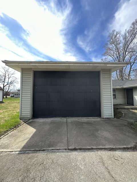 15810 Whipple Ave, Markham, IL 60428 photo 4