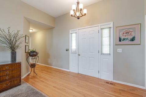 1102 Sumner Cir, Gurnee, IL 60031 photo 3