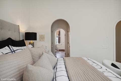 46 E Cedar St, Chicago, IL 60611 photo 30