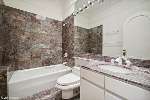 46 E Cedar St, Chicago, IL 60611 photo 37