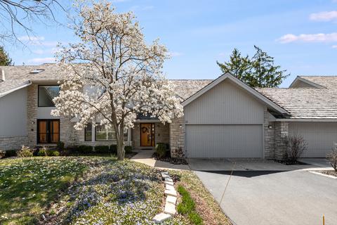 10 Bel Aire Ct, Burr Ridge, IL 60527