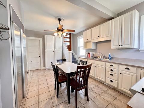 319 W 6th St, Dixon, IL 61021 photo 6