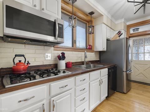 9811 S Hamilton Ave, Chicago, IL 60643 photo 8
