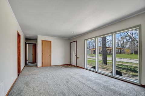 435 Tomahawk St, Park Forest, IL 60466 photo 4