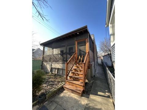 3342 W Belle Plaine Ave, Chicago, IL 60618