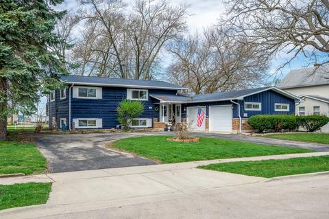 255 Mason Ct, Sycamore, IL 60178