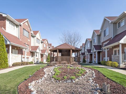 7238 W 83rd St, Bridgeview, IL 60455 photo 2