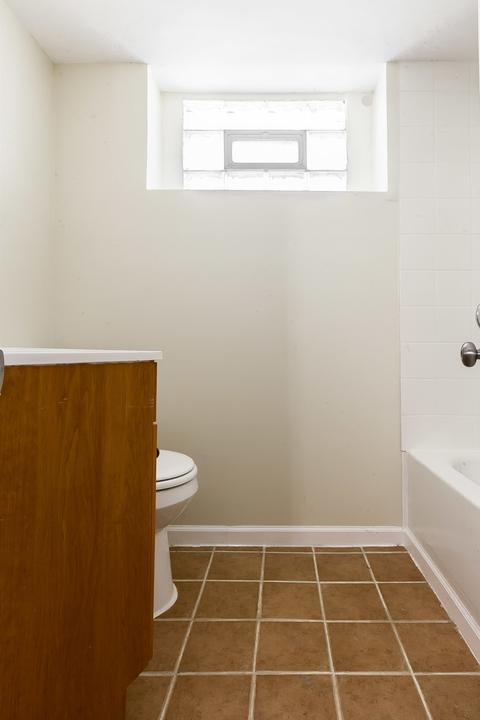 701 E 105th Pl, Chicago, IL 60628 photo 11