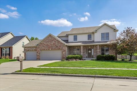 3901 Brookline Ln, Bloomington, IL 61705 photo 2