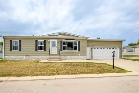 832 Fox Ln, Belvidere, IL 61008