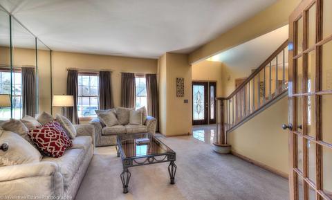 12907 Barrow Ln, Plainfield, IL 60585 photo 3