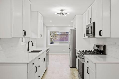 2335 E 92nd St, Chicago, IL 60617 photo 4