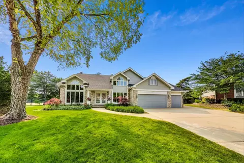 134 W Reading Ct, Palatine, IL 60067