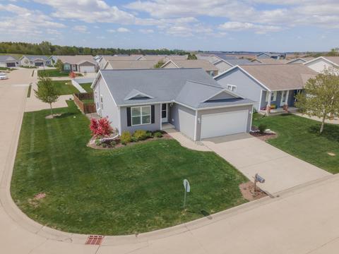 2 Barclay Ct, Bloomington, IL 61705 photo 3
