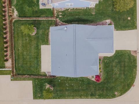 2 Barclay Ct, Bloomington, IL 61705 photo 4