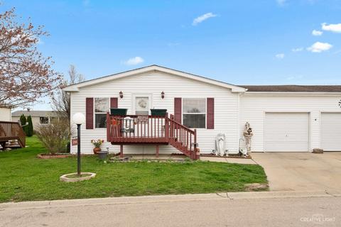 241 Meadowlark Ln #A, Sandwich, IL 60548