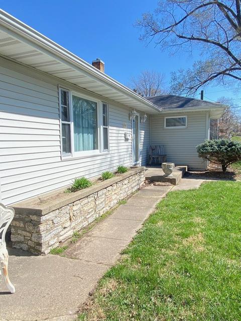 122 Douglas Ave, Dixon, IL 61021 photo 3