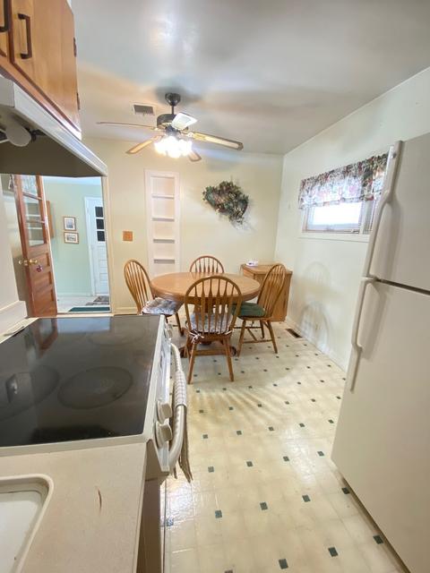 122 Douglas Ave, Dixon, IL 61021 photo 5